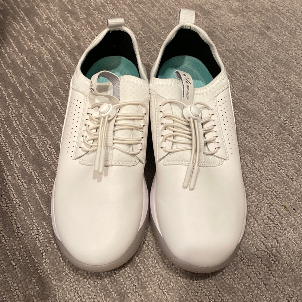 Clove sneakers